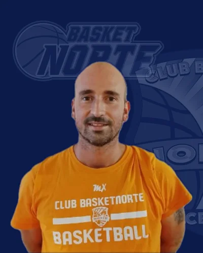 Álvaro, 1º entrenador