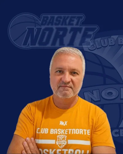 Clayton, 1º entrenador